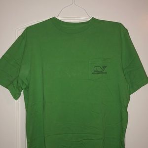 Green short sleeve Vineyard Vines T-shirt